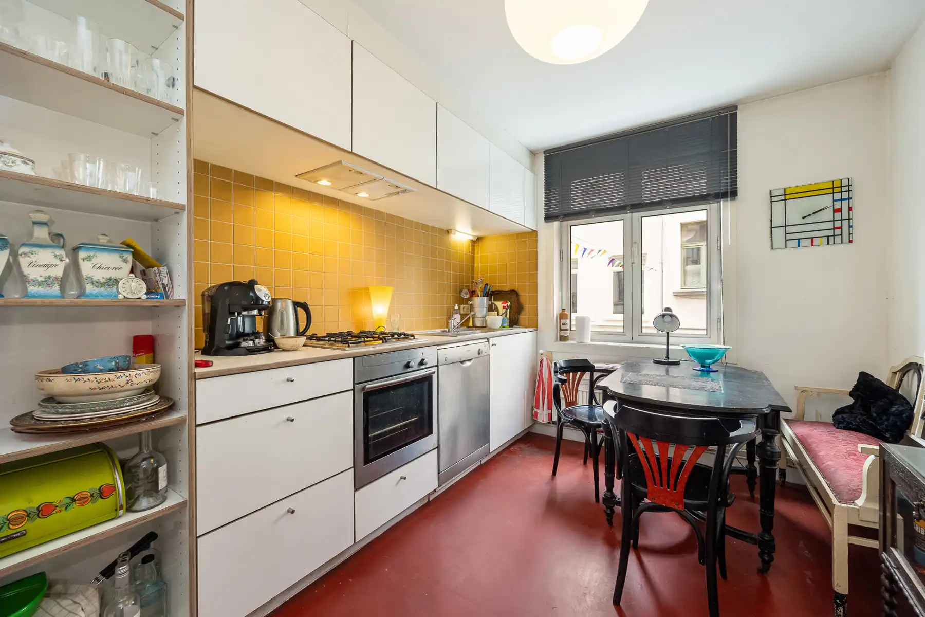 Ruim 2-slaapkamerappartement in prachtig art-decogebouw! foto 2