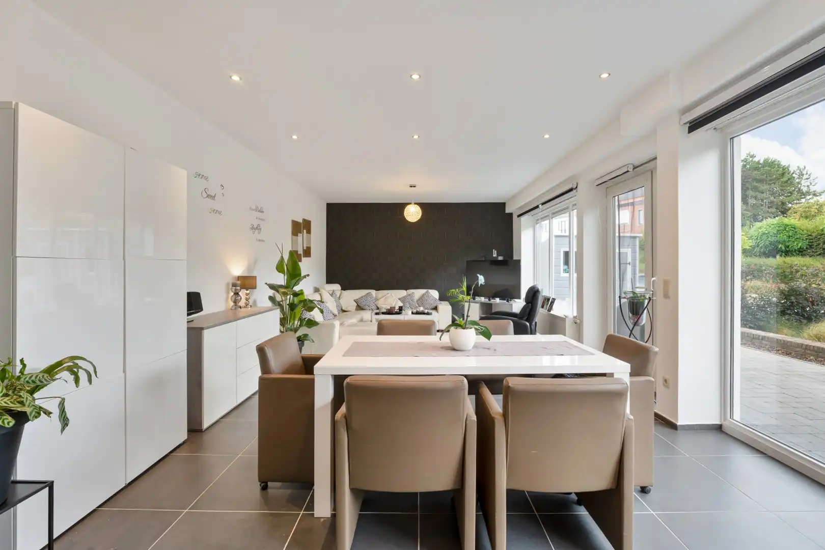 Gelijkvloers appartement met voortuin en privéparking in Diest foto 7