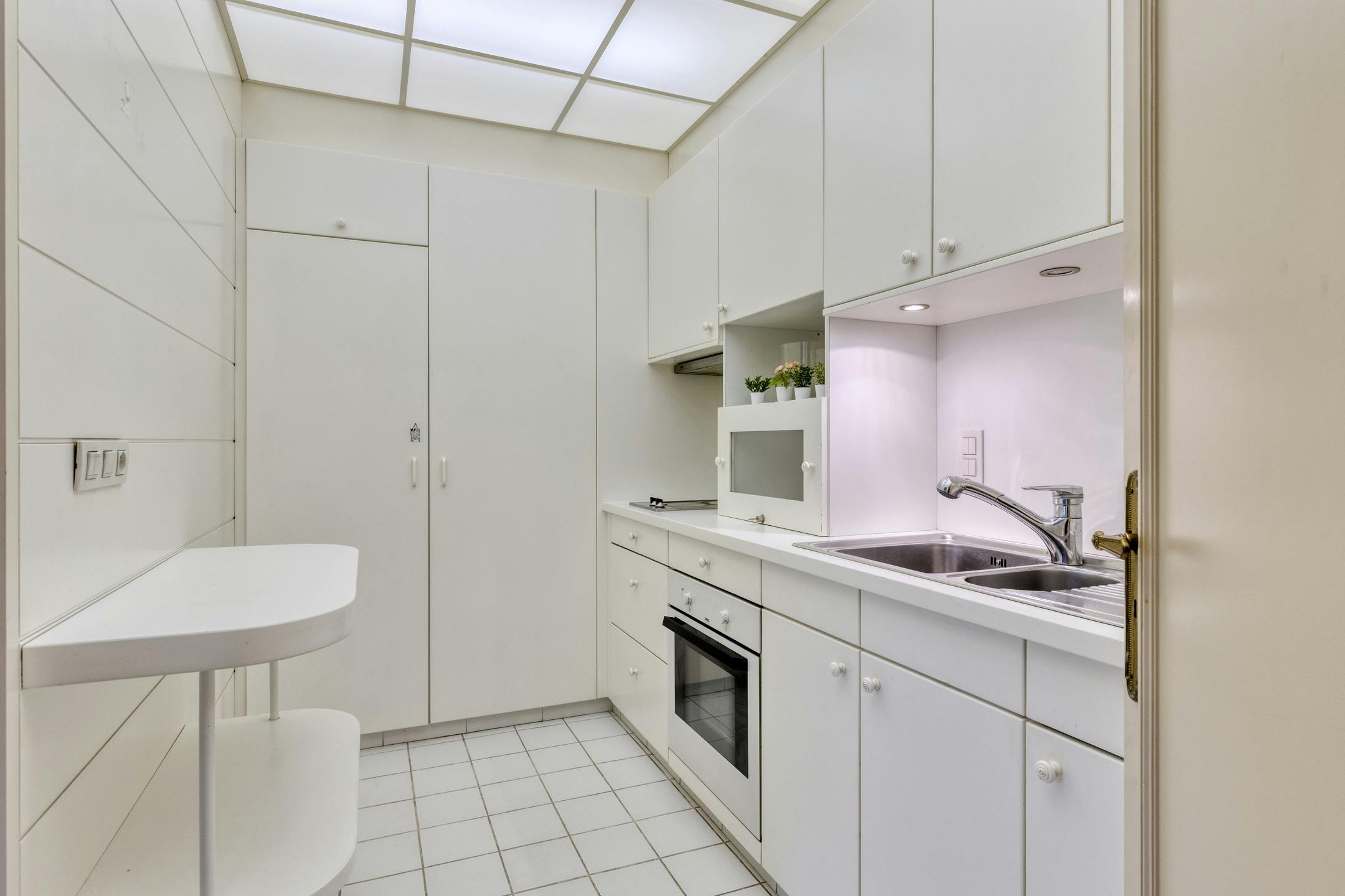 Appartement met twee slaapkamers en terras te koop in Antwerpen foto 6