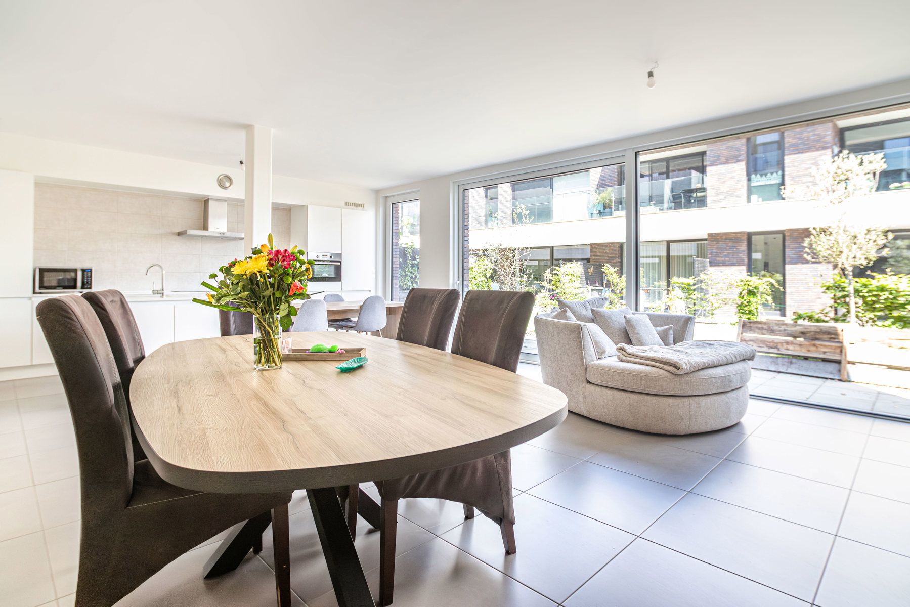 Gelijkvloers wonen in stijl: 128m², 3 slpks, 2 badk + tuin foto 11