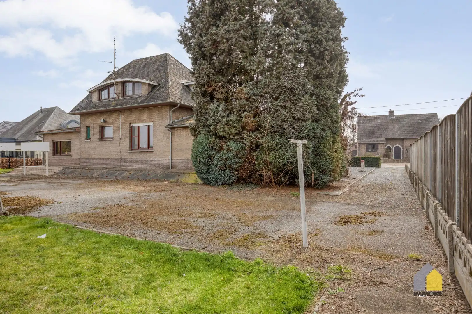 Te renoveren, statige woning op mooi perceel van 23 a 90 ca. foto 31