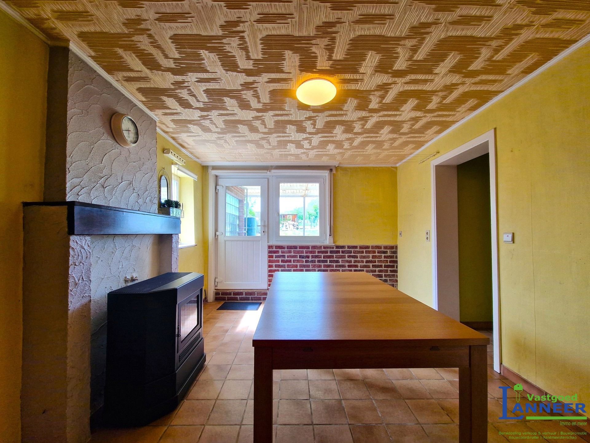 Grondig te renoveren woning op prachtlocatie te Vollezele foto 5
