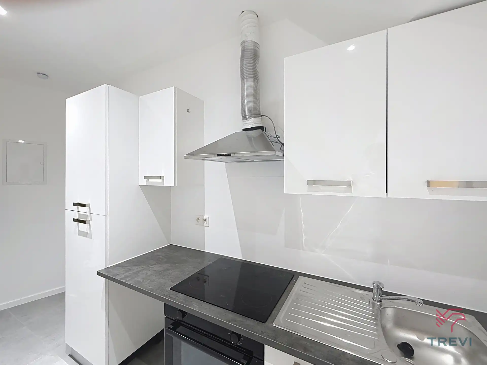 Gerenoveerde studio in hartje Brussel! foto 6