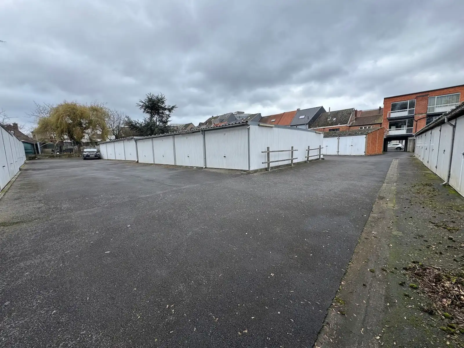Opbrengsteigendom: 5 appartementen en 48 garages te Aalst! foto 2