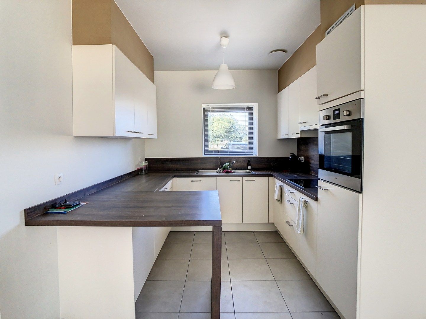 Recente woning met 3 slaapkamers, berging, carport en tuin te Tongeren foto 3