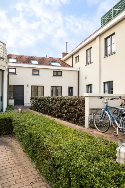 Roeselare, Instapklaar duplexwoning te koop in een gezellig woonerf met 2 slaapkamer, betaalbaar wonen ! foto 2