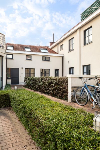 Roeselare, Instapklaar duplexwoning te koop in een gezellig woonerf met 2 slaapkamer, betaalbaar wonen ! foto 2