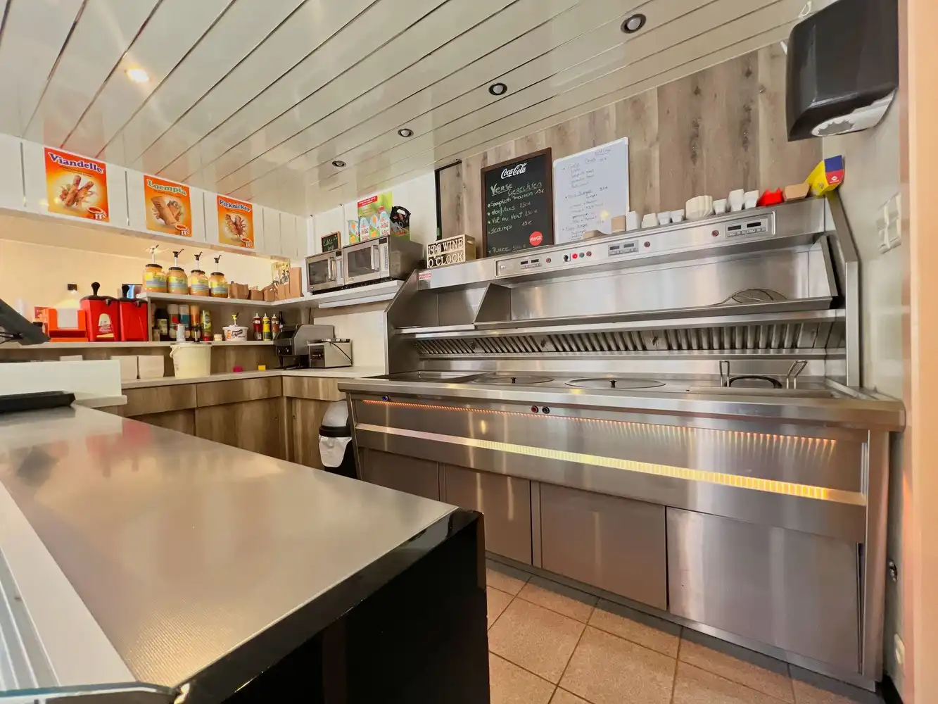 Bloeiende frituur met bewezen omzet op topligging! foto 4