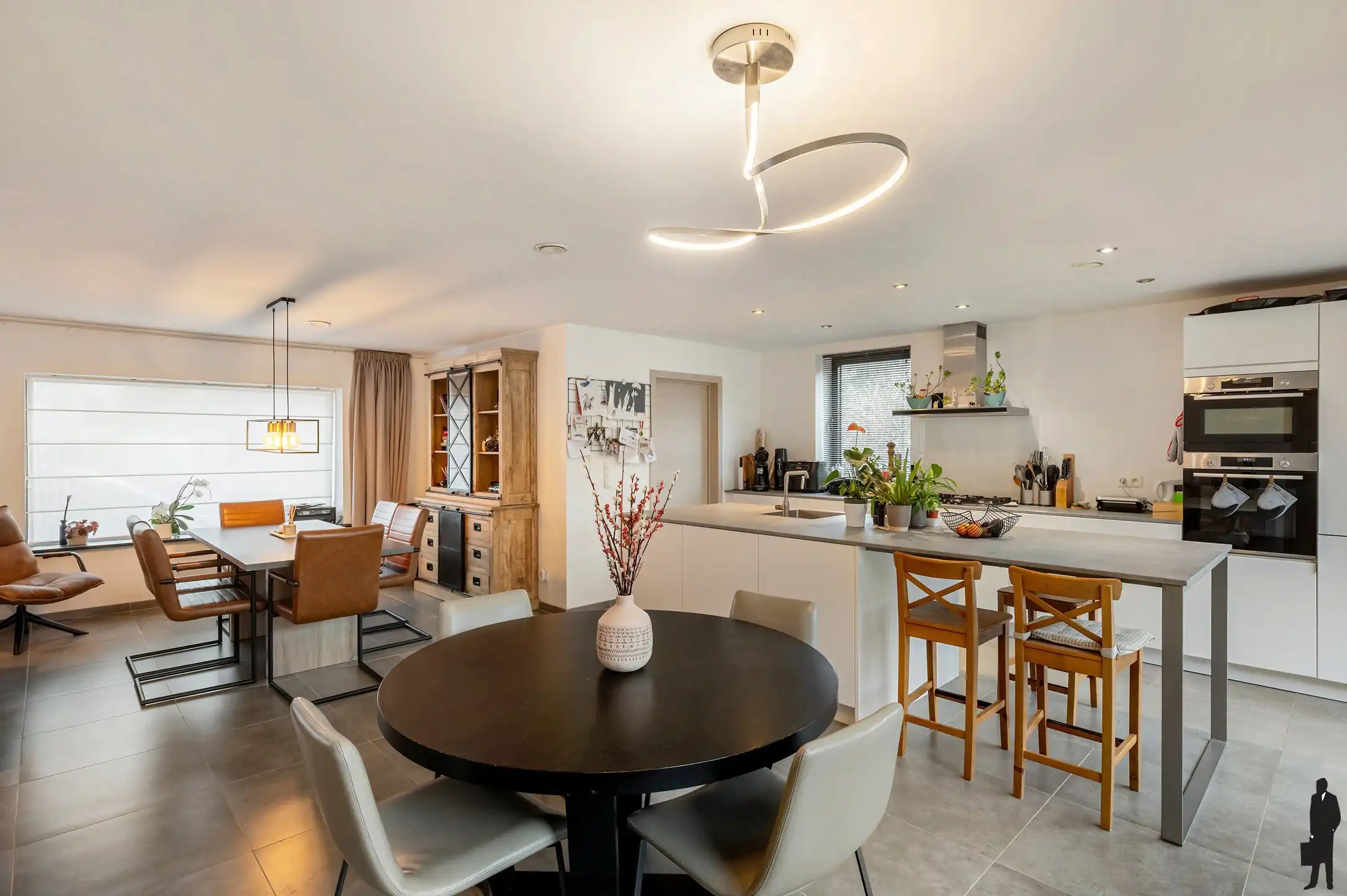 Charmante woning met prachtige tuin foto 4