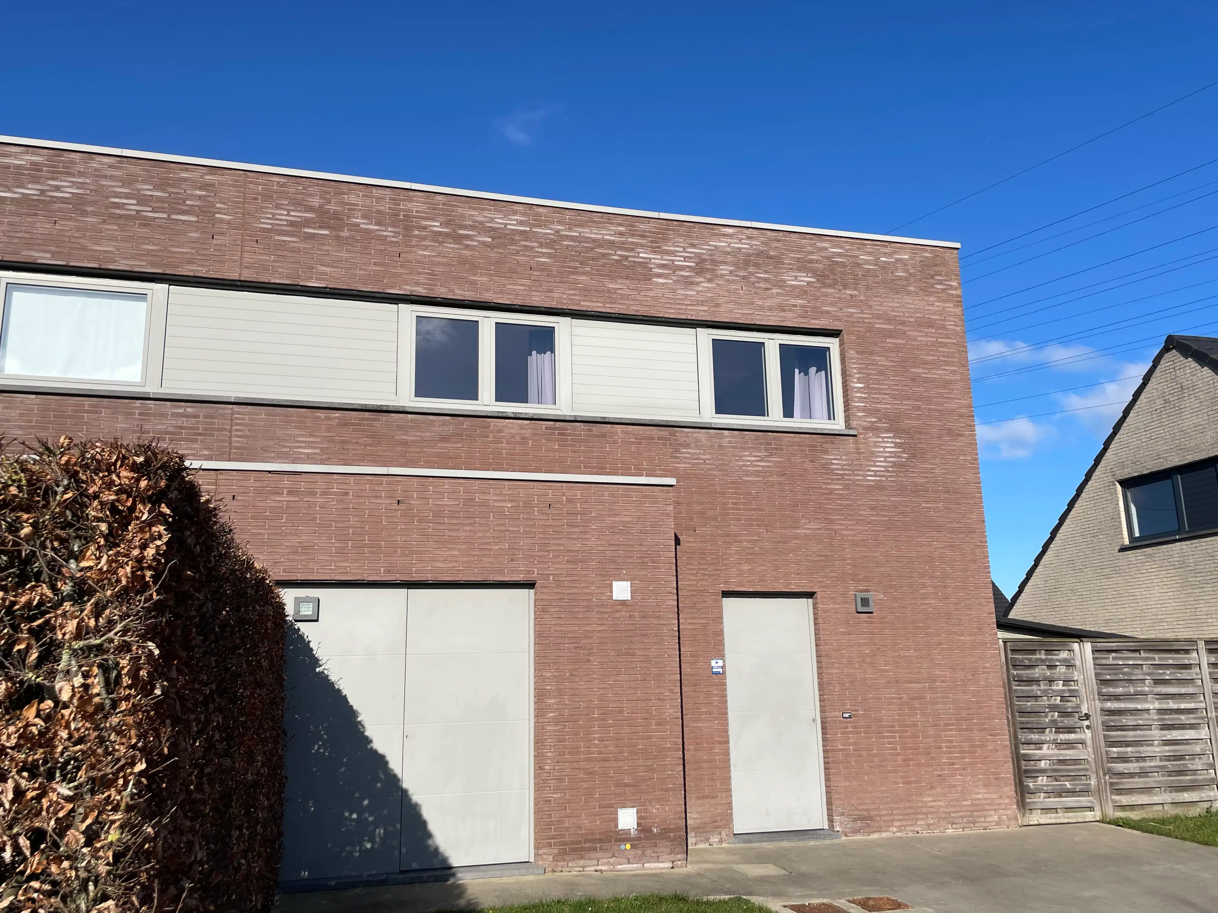 Moderne 3-slpk EENGEZINSWONING + tuin foto 3