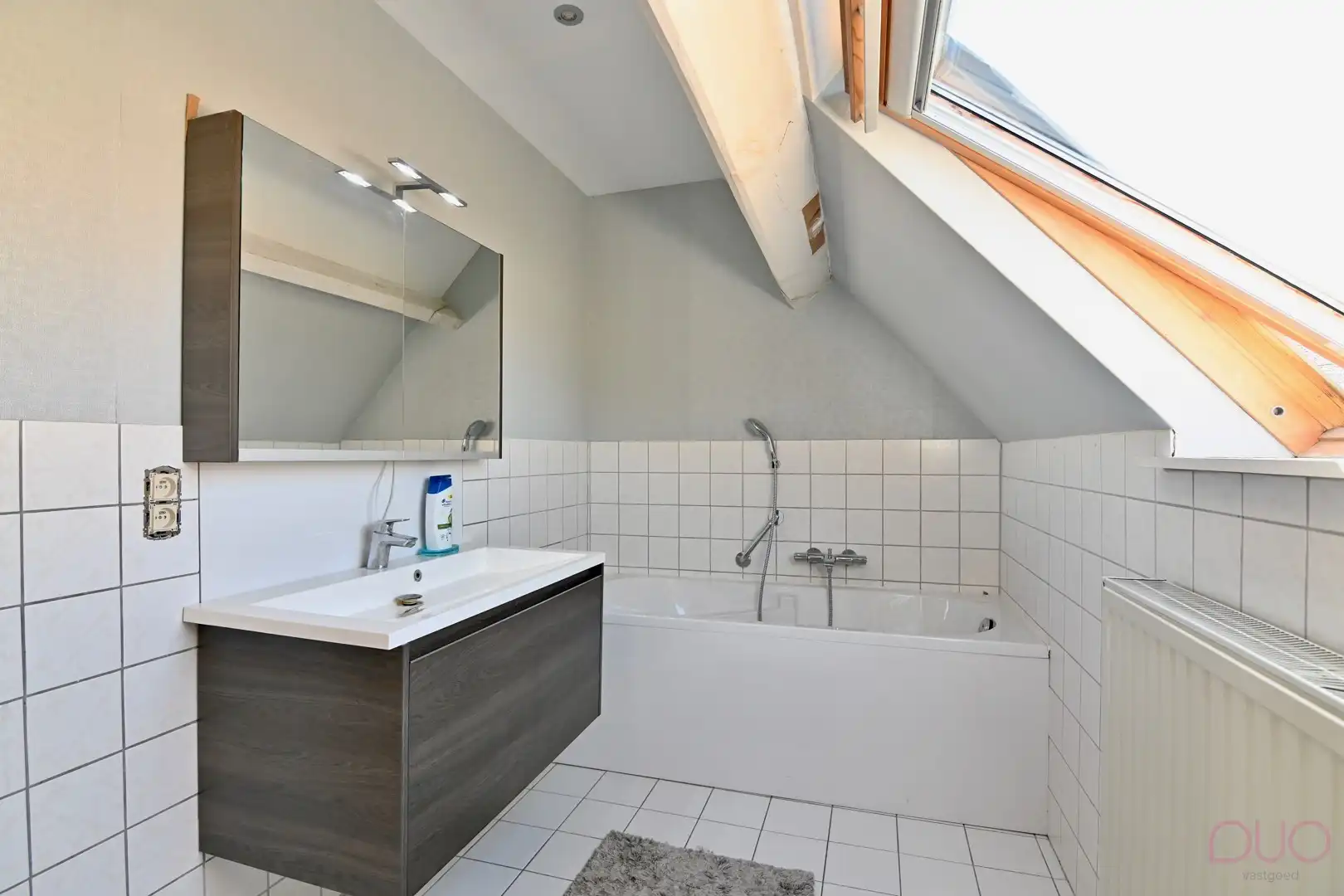 Rustig gelegen, lichtrijke open bebouwing op 7a57ca met mogelijkheid tot 4 slaapkamers foto 19