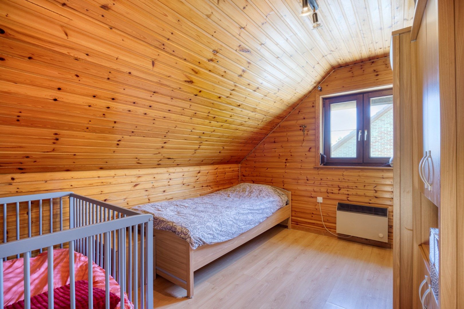 Instapklare woning met 3 slaapkamers en ruimte voor atelier / hobby !  foto 12