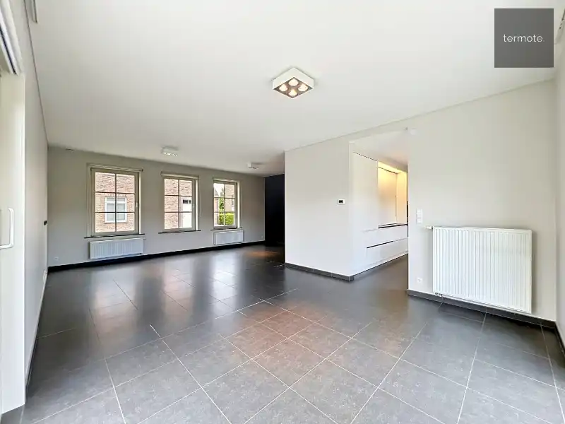 Ruime halfopen woning foto 14
