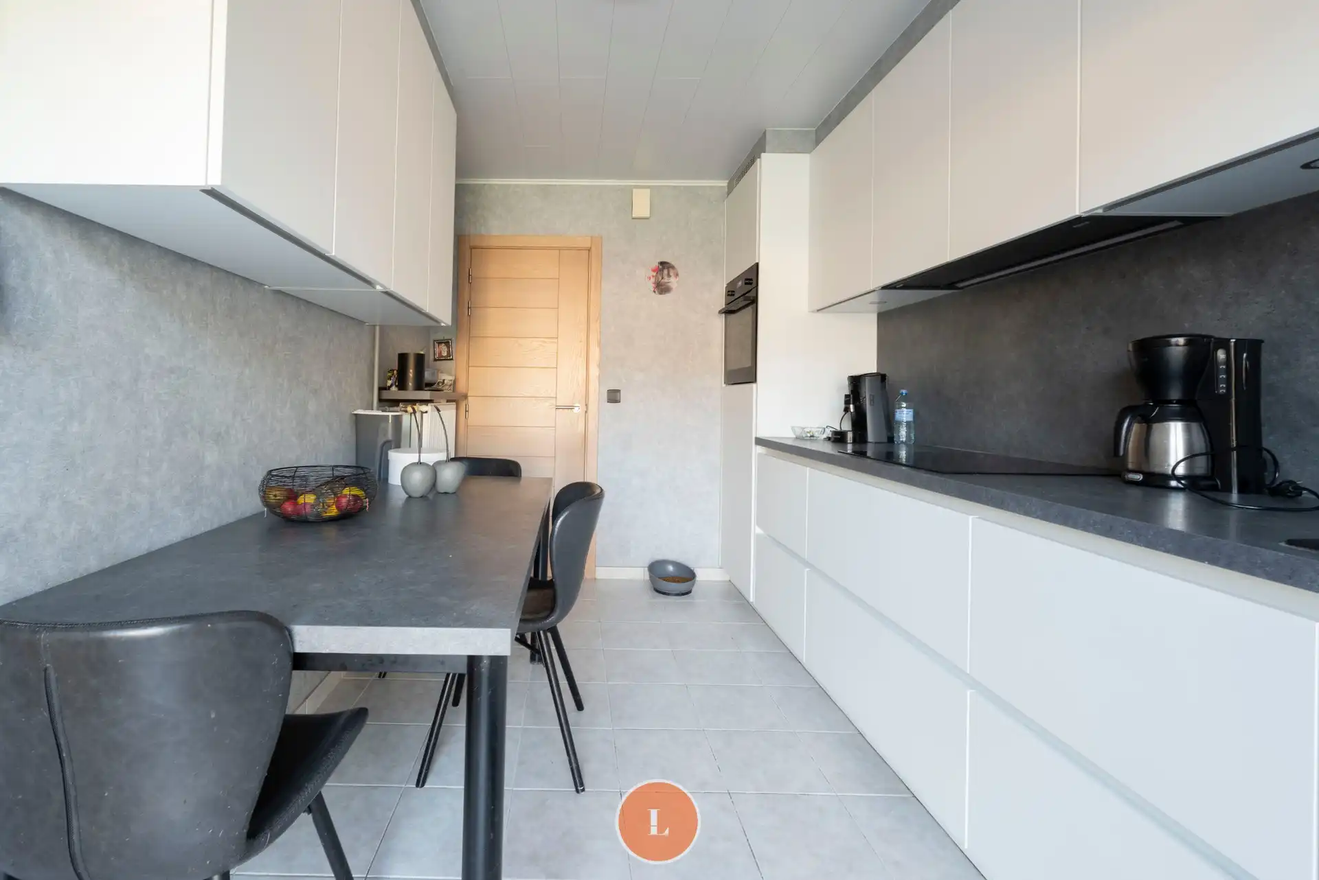 Instapklare gezinswoning in rustige, doodlopende straat met 4 kamers en garage foto 5