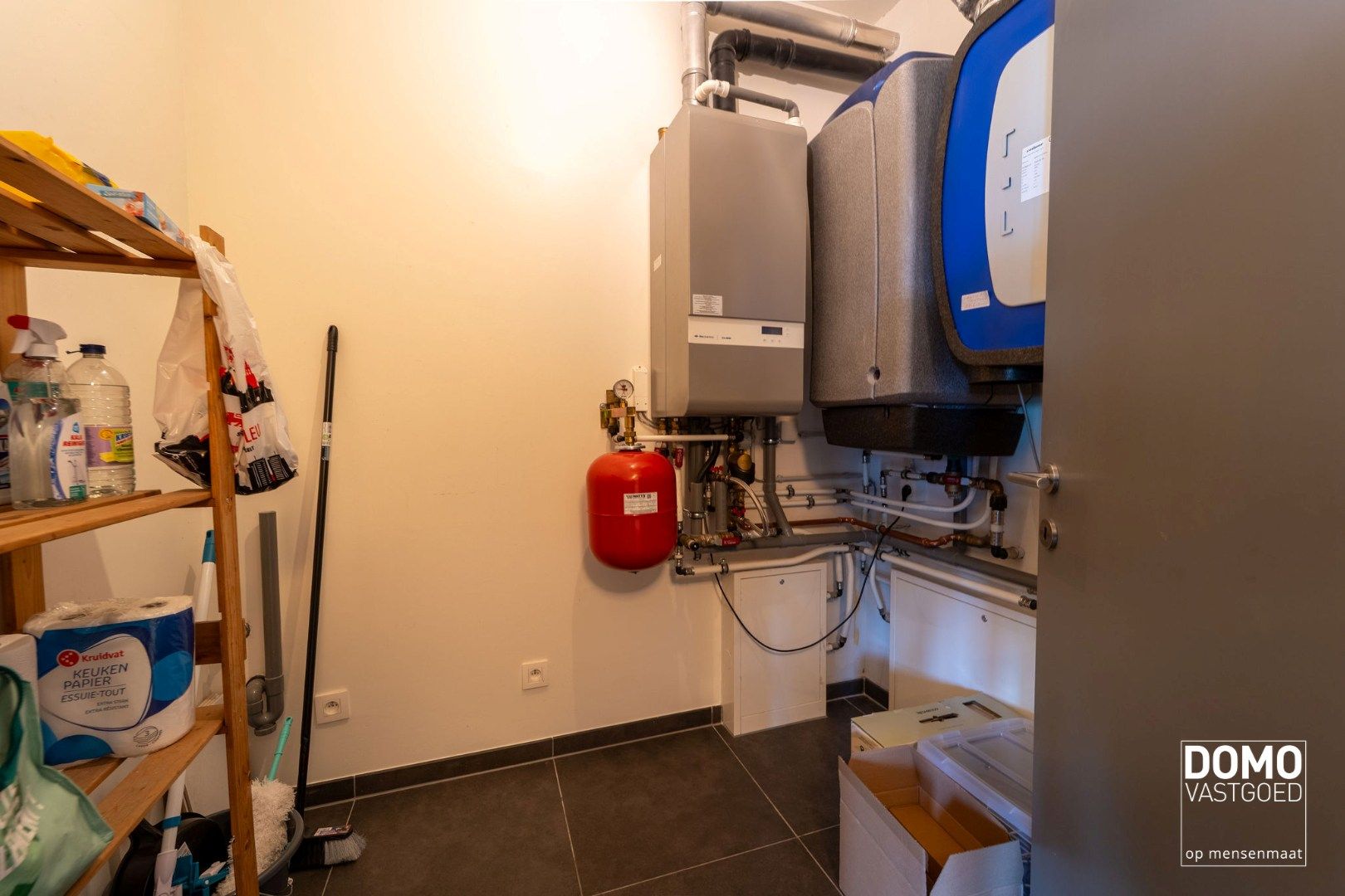 LUXE APPARTEMENT MET PRACHTIG TERRAS, 2 SLAAPKAMERS EN AUTOSTANDPLAATS TE KOOP IN HARTJE VAN HASSELT  foto 11