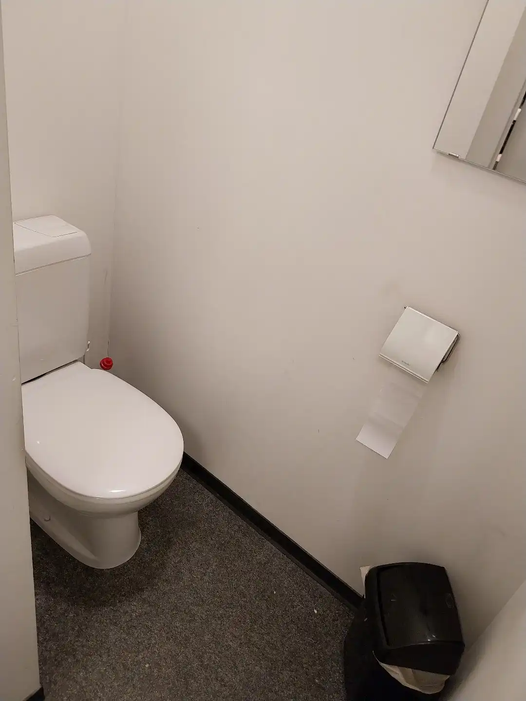 Ruime handelsruimte te huur op toplocatie in Houthalen foto 10