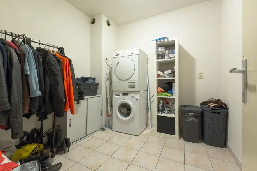 ZEER RUIM APPARTEMENT MET GARAGE, CENTRUM DIEST! foto 21