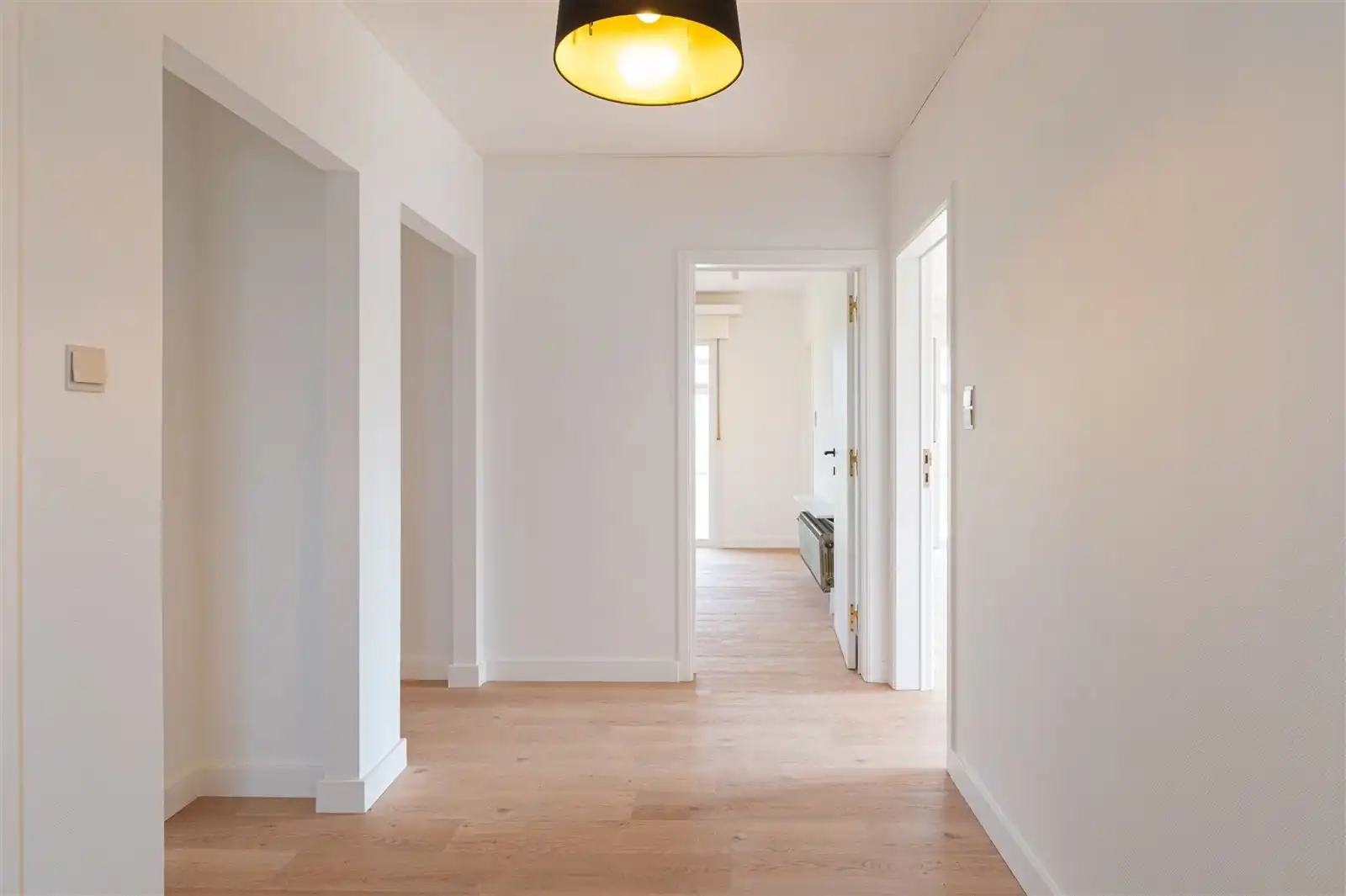 Landelijk gelegen 4-gevel villa - volledig vernieuwd foto 9