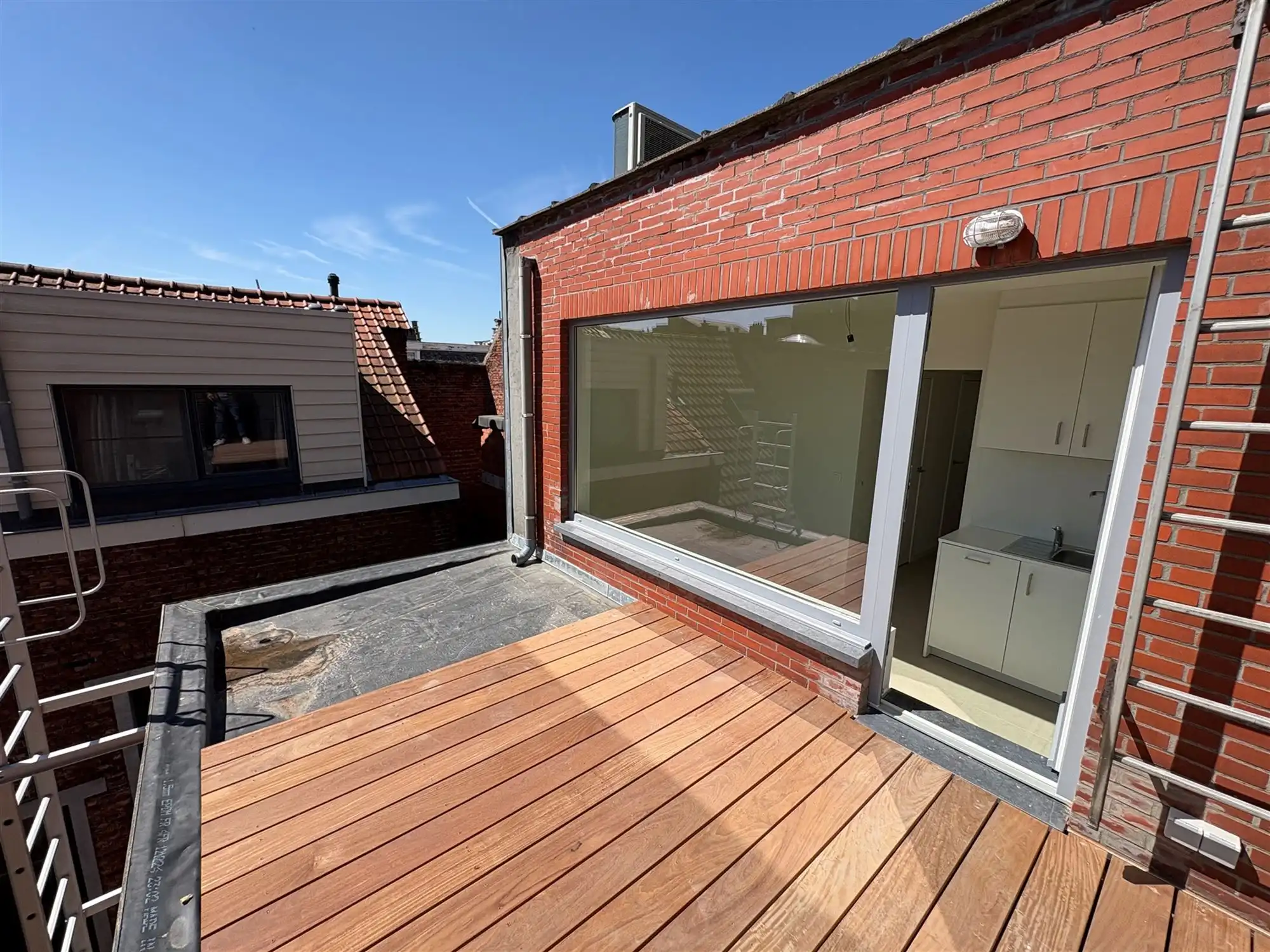 Prachtige studio met zonnig dakterras. foto 9