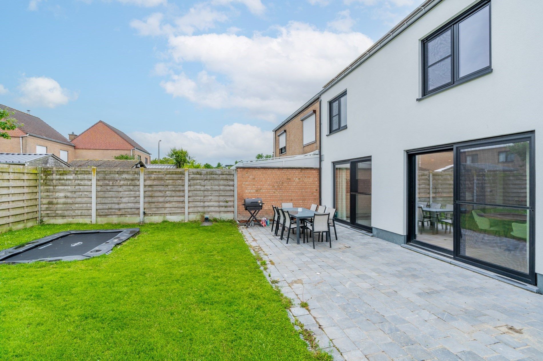 Mooi vernieuwde woning met garage en tuin te Heist-aan-Zee foto 9