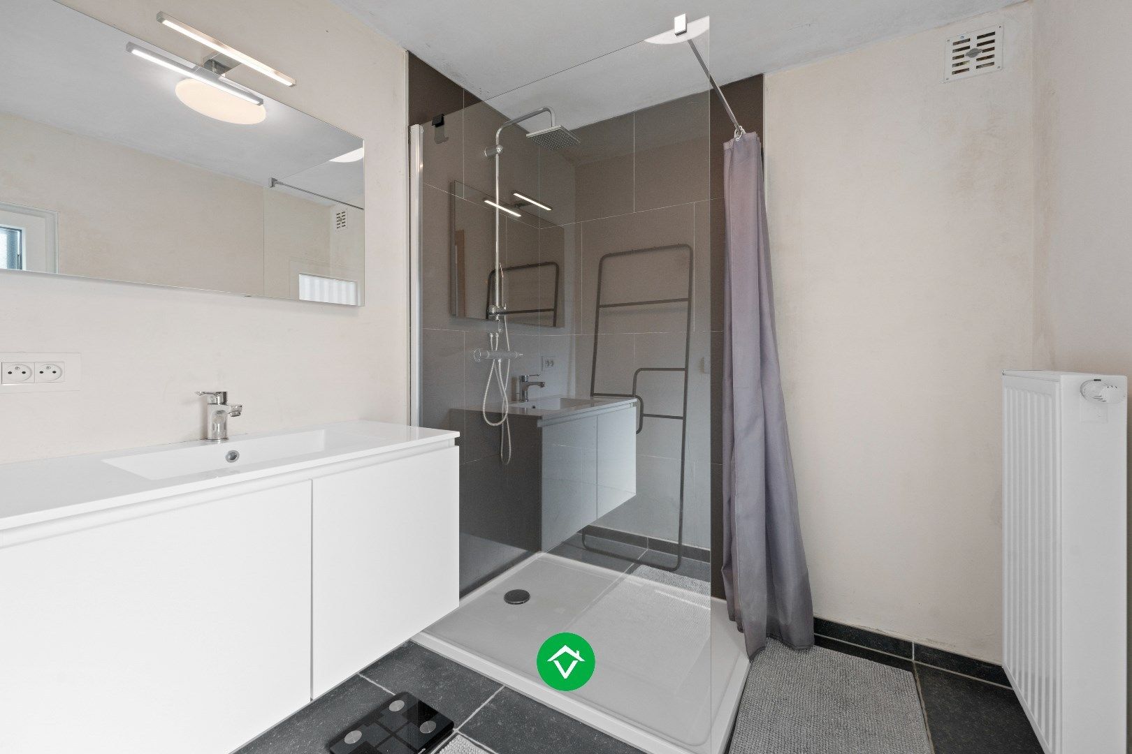 Volledig vernieuwde woning met 3 slaapkamers en bijgebouw in centrum Koekelare foto 10