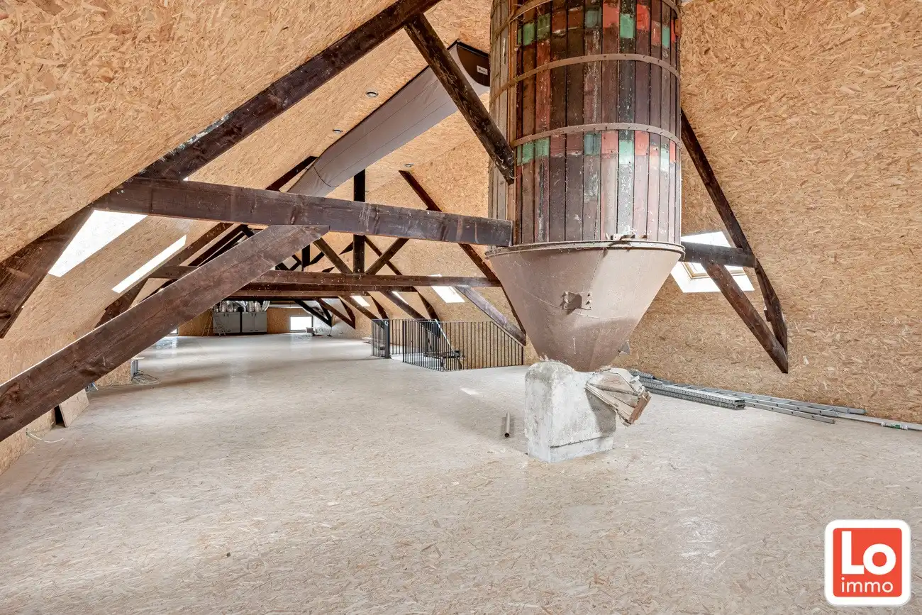 Energiezuinige kantoorruimte van 332m² in totaal gerenoveerde Hoeve! foto 5