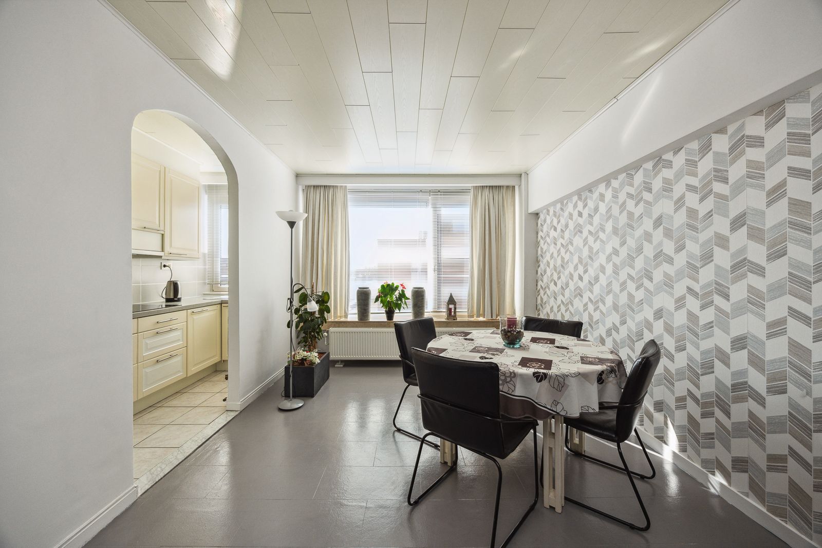 Instapklaar appartement met garagebox in Kapellen ! foto 5