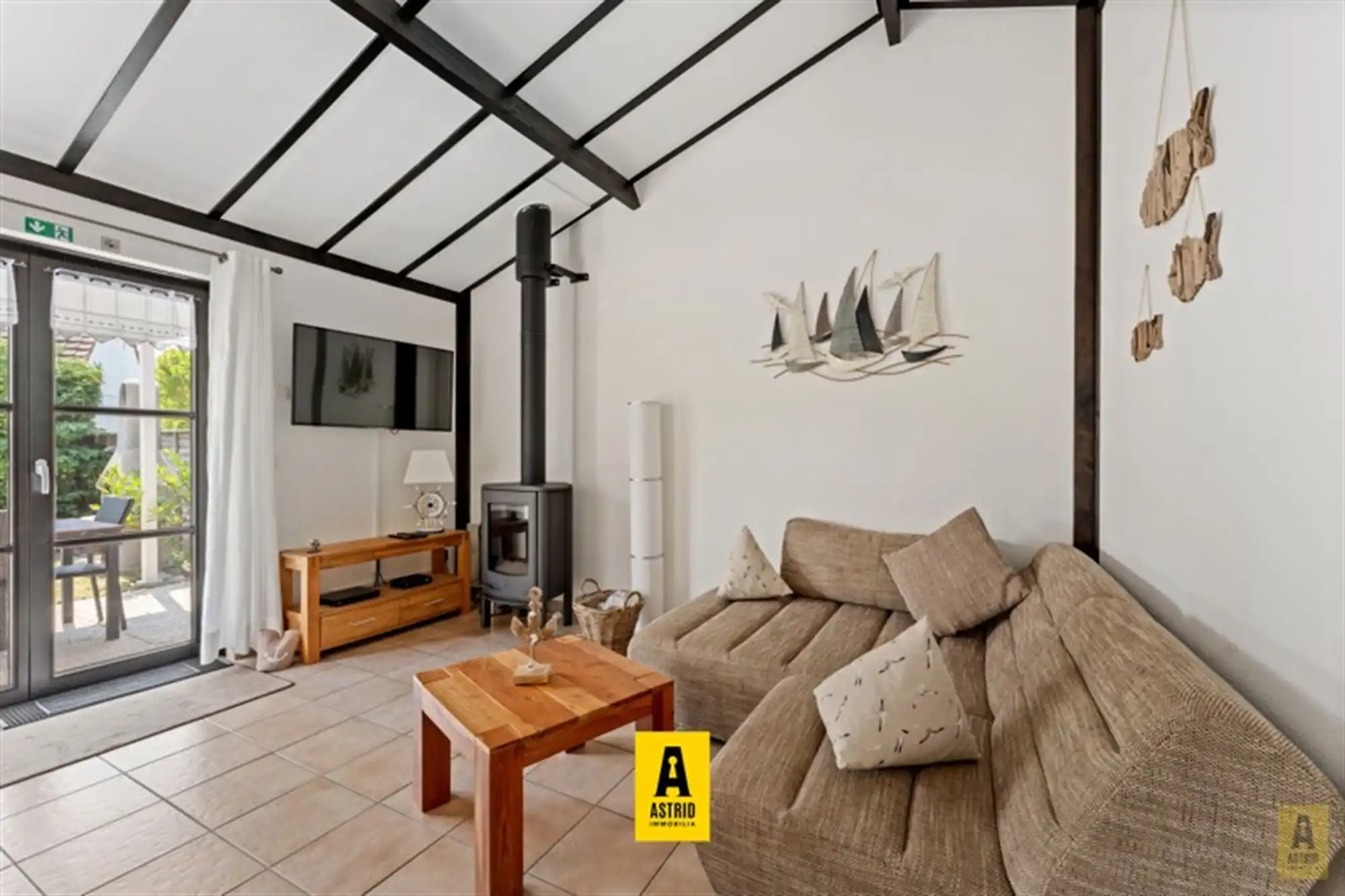 Schitterende vakantiewoning met parking en zonnige tuin! foto 6