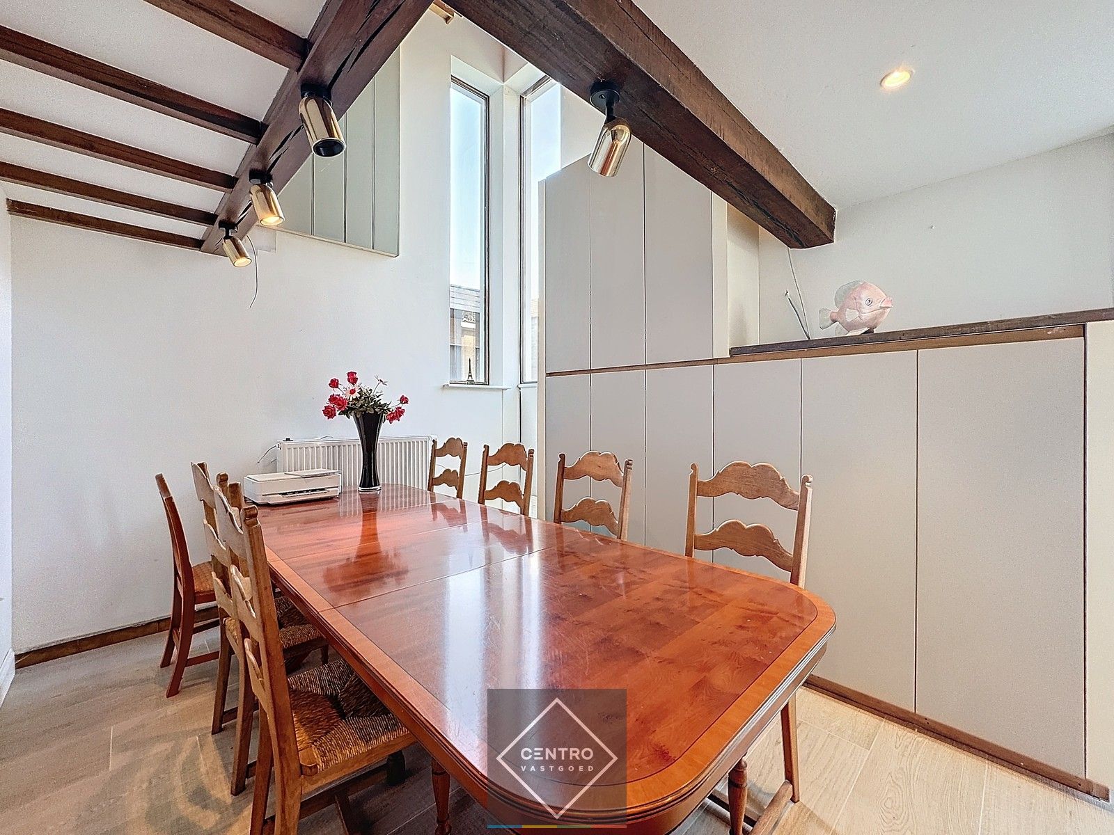 INSTAPKLARE woning met 4 slpks, 2 badks, PRAKTIJKRUIMTE en met MAGAZIJN! foto 25