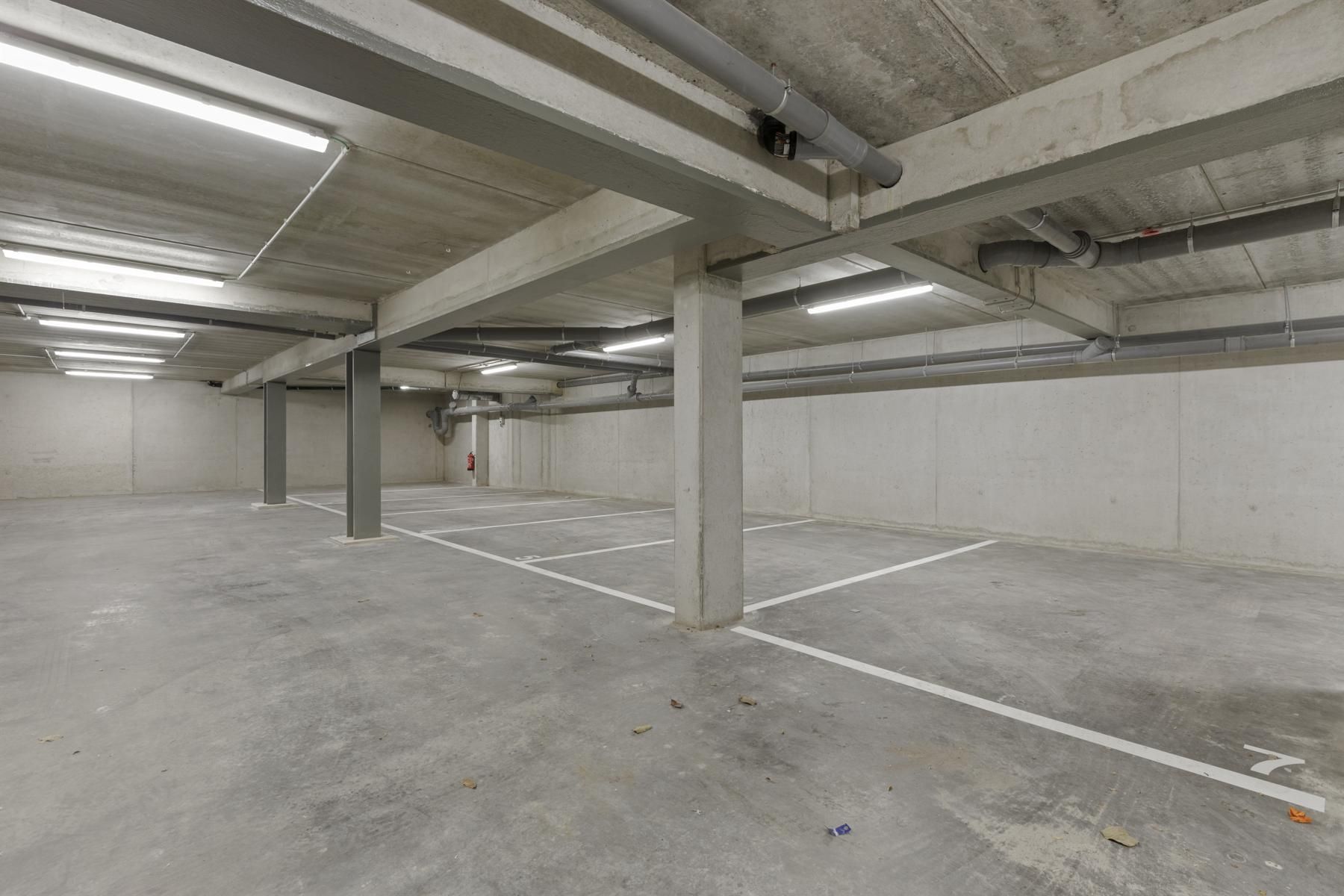 Penthouse met 1slpk en riant terras en ond. berging foto 7