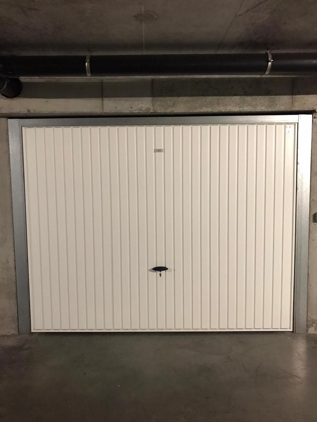 Garagebox te koop- met verlichting en elektriciteit- vlak bij strand. foto 3