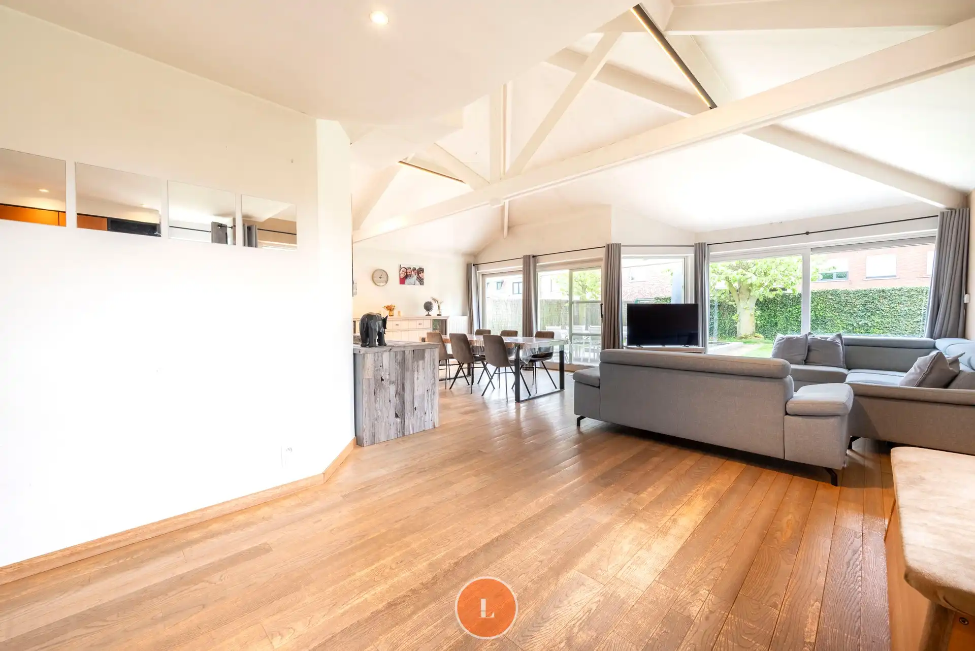 Prachtige villa met praktijkruimte en zonnepanelen op toplocatie in Menen foto 3