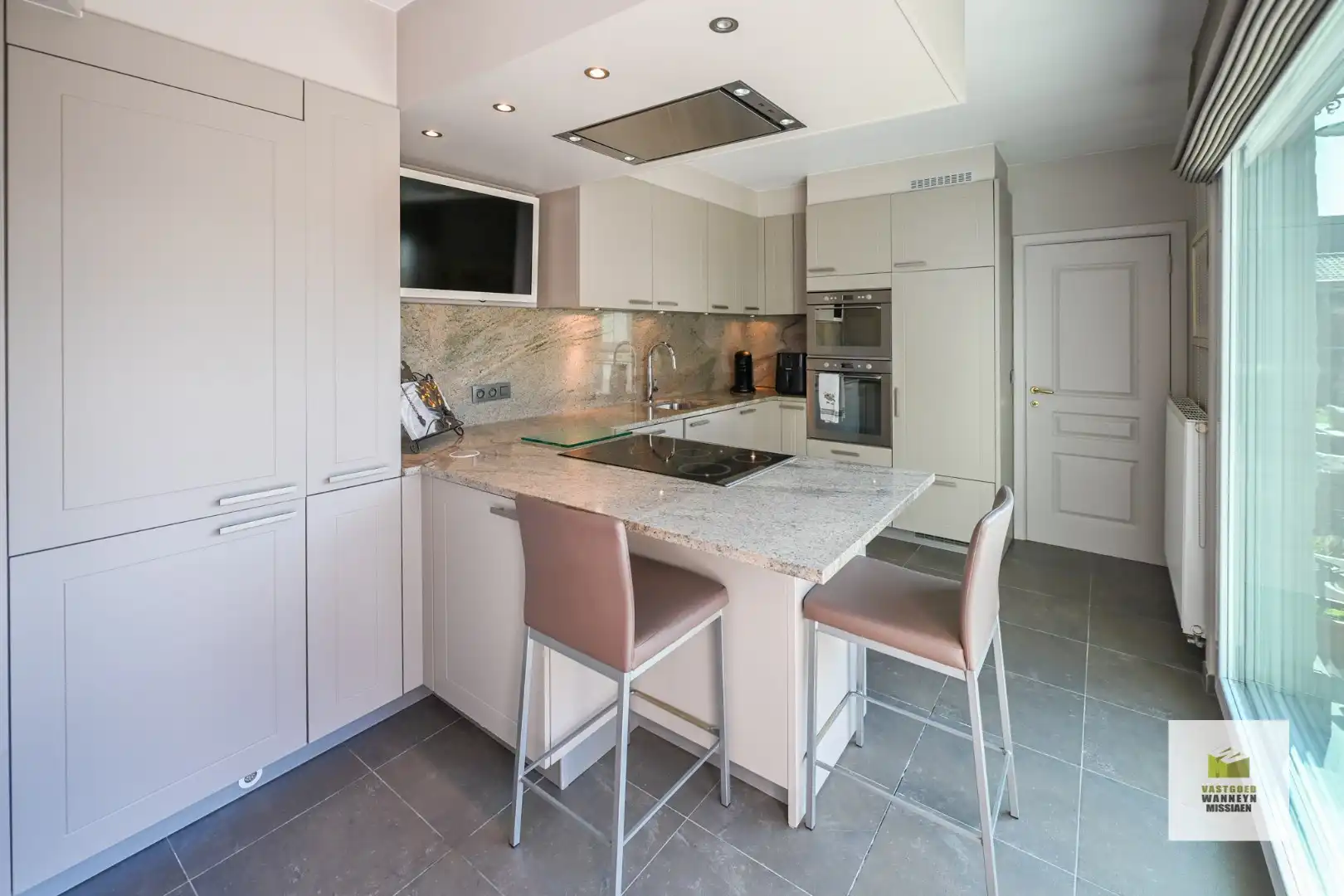 Woning met 3 slaapkamers, zuidgerichte tuin en garage in het hart van Oedelem foto 6