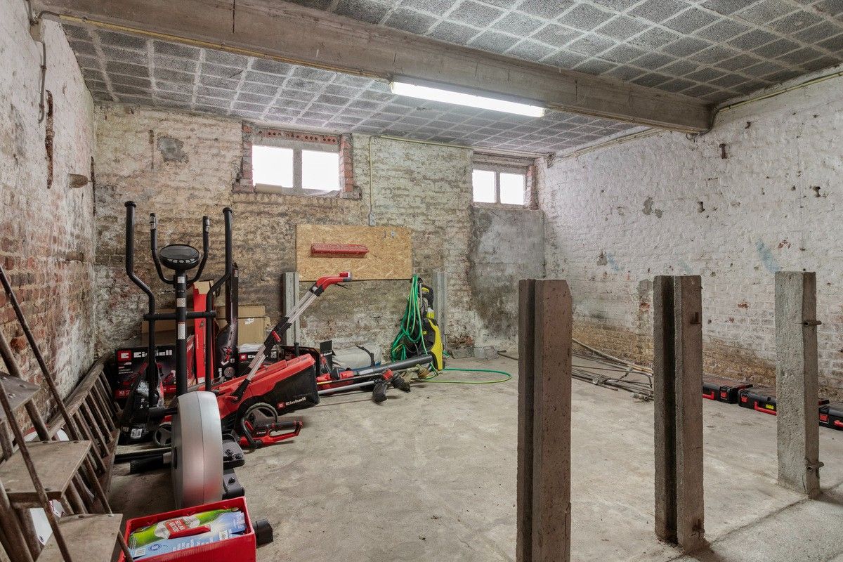 Ruime instapklare hoeve met diverse bijgebouwen foto 19