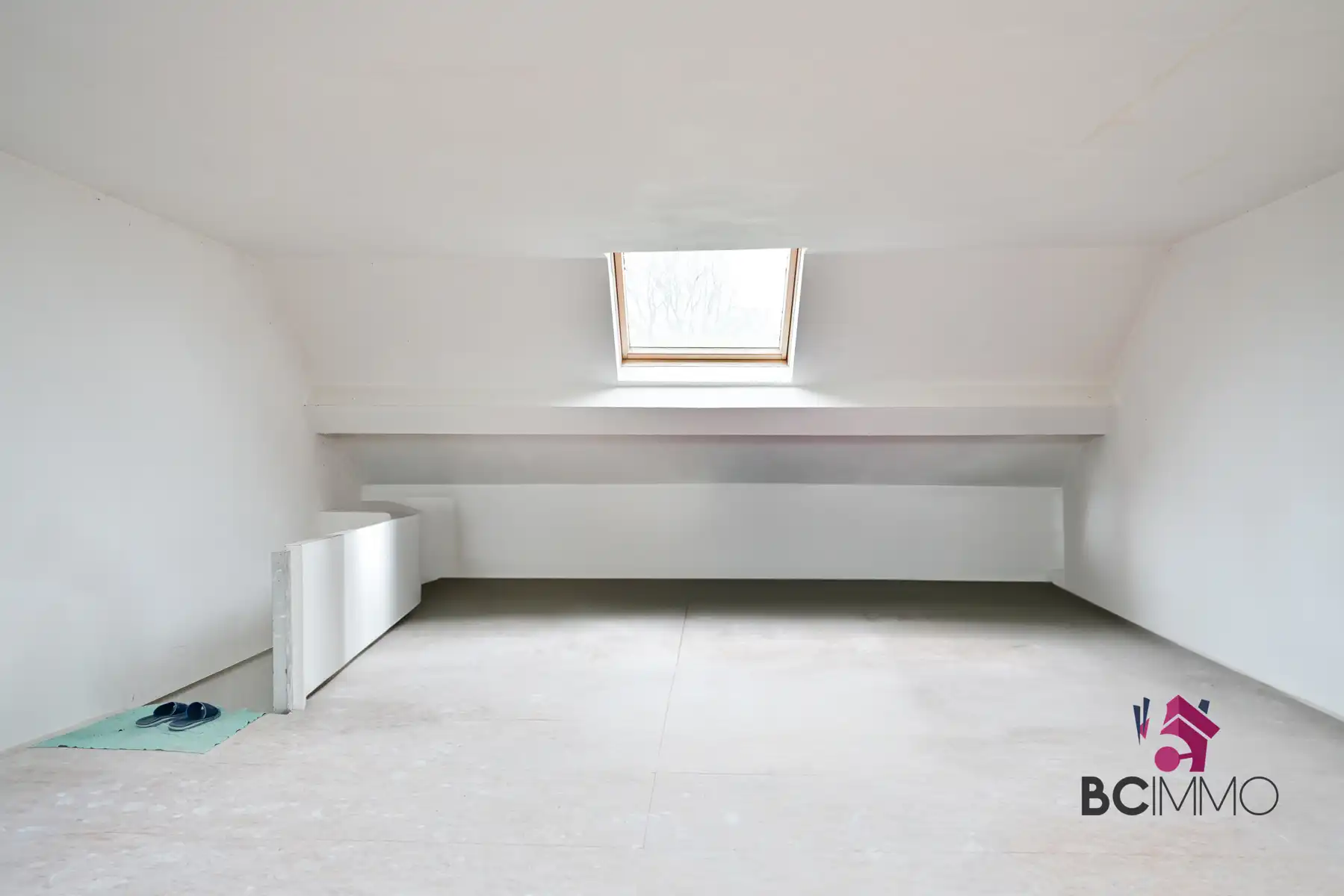 Ruime gezinswoning met een grote tuin foto 14