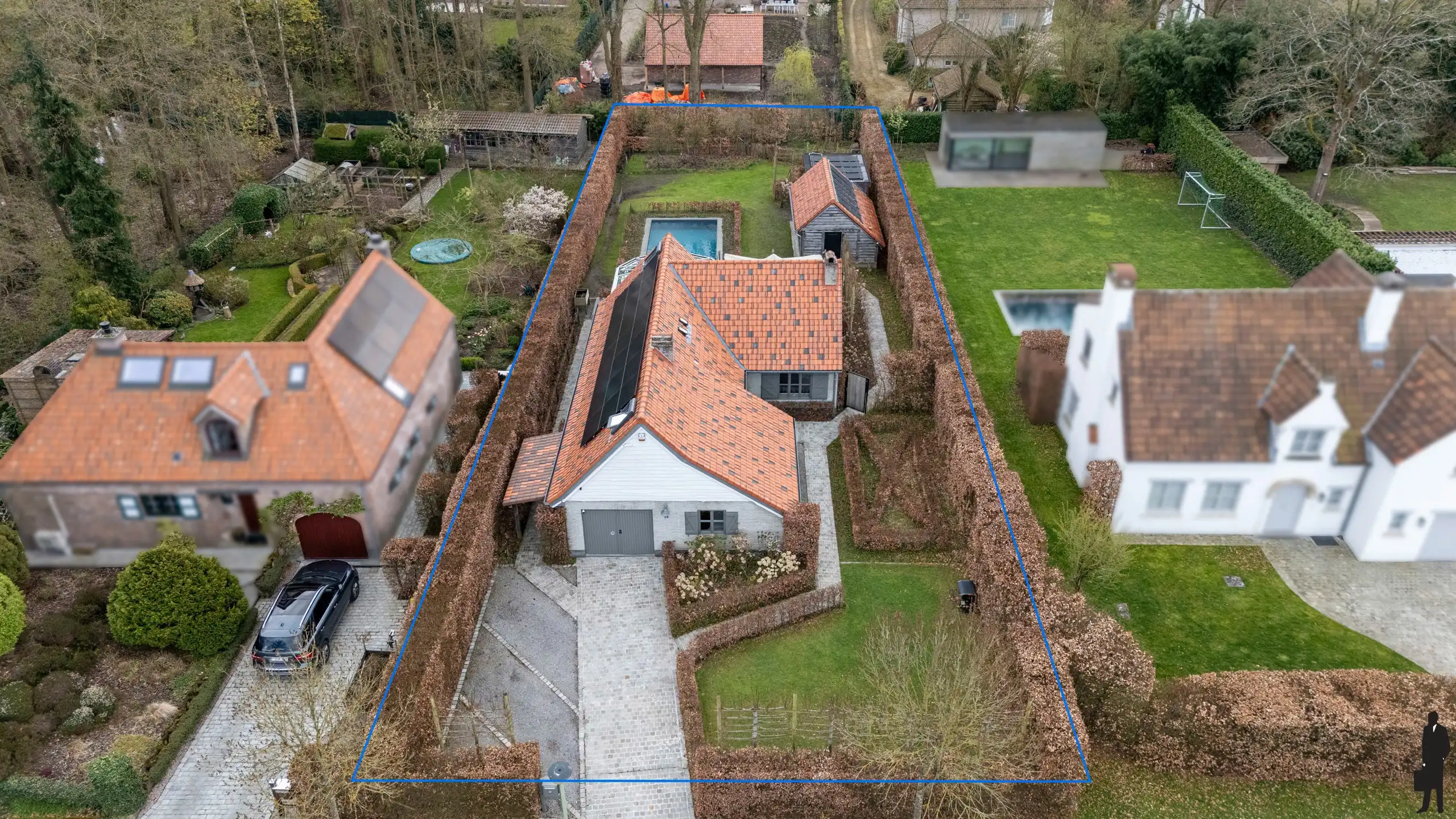 Instapklare woning met bijgebouw, zwembad en zuidtuin! foto 2