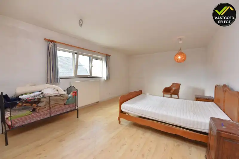 Vastgoed Select: Ruime woning met loods en weide totaal 2624 m² in Sint-Laureins foto 11