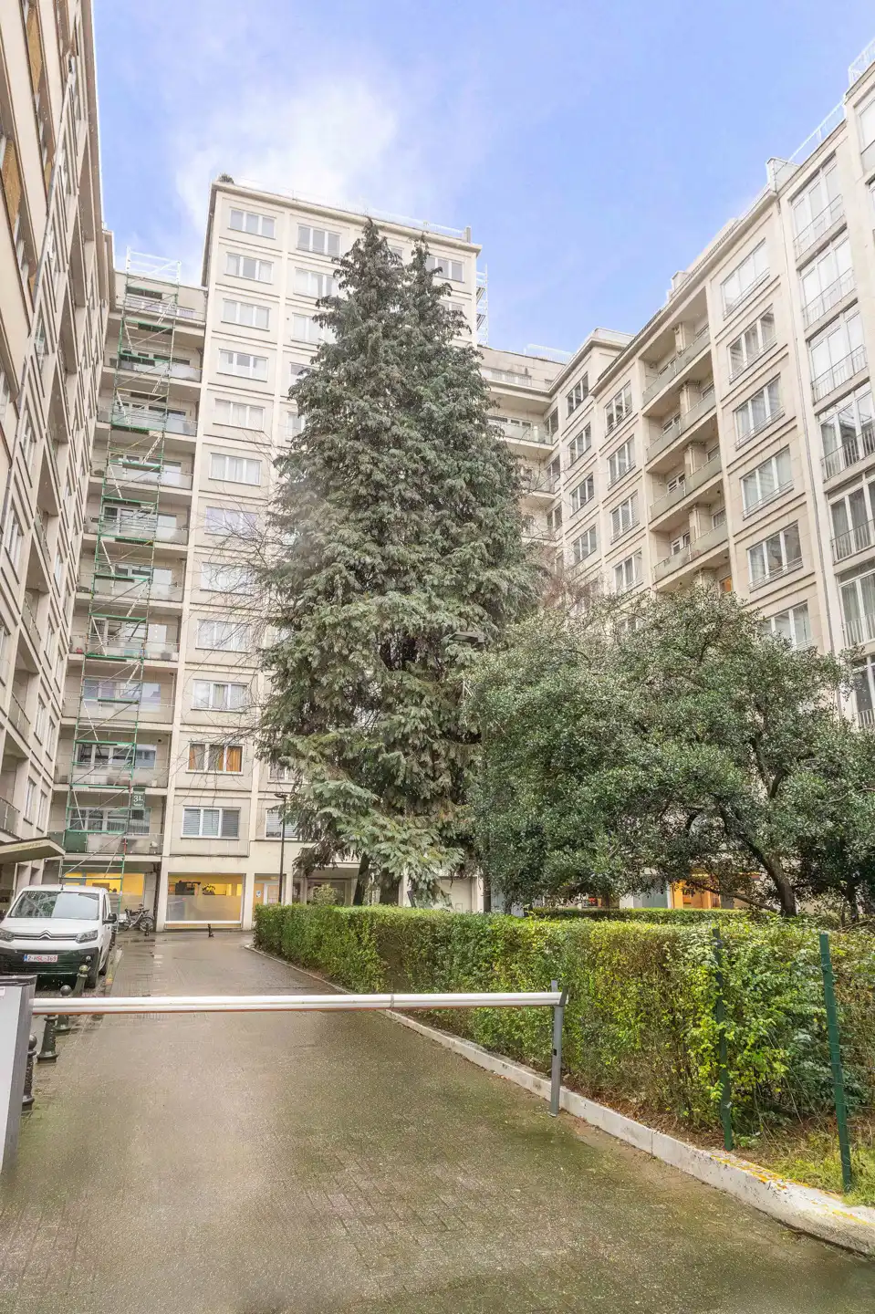 EU-wijk Appartement te renoveren, 2 slpkmrs, terras, EPC C+ foto 3