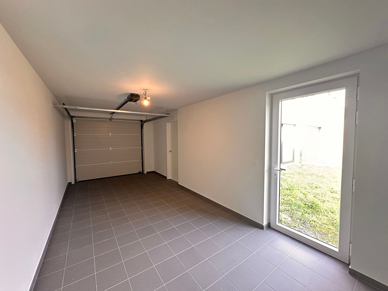 Nieuwbouwwoning in nieuwe verkaveling te huur! foto 12