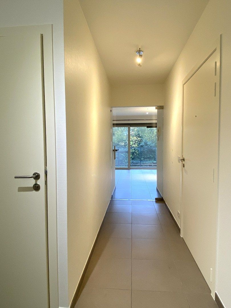 INSTAPKLAAR DAKAPPARTEMENT MET 2 SLPKS | TERRAS EN GARAGE foto 7