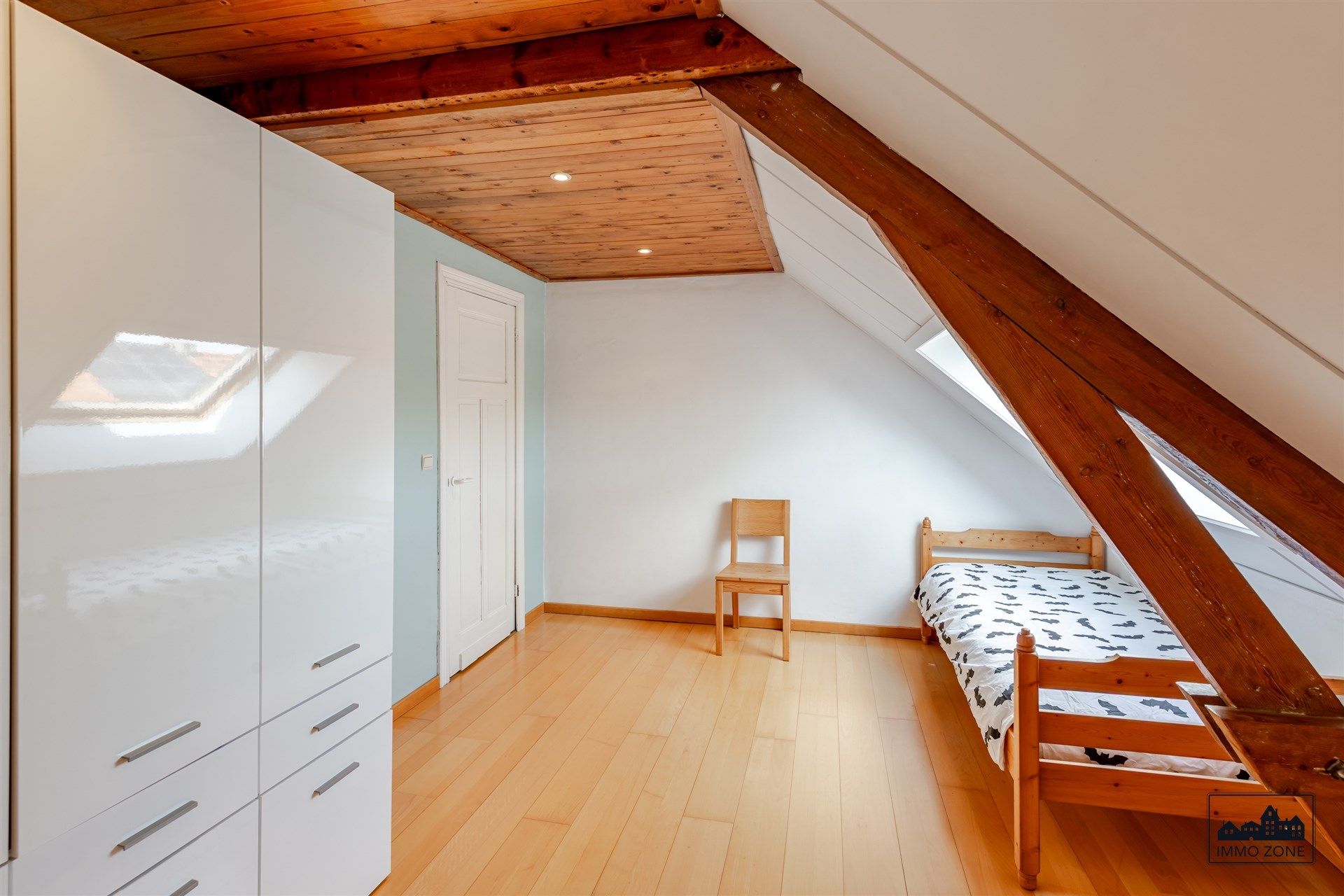 Ruime, lichtrijke woning met 3 slaapkamers in Sint-Niklaas foto 11