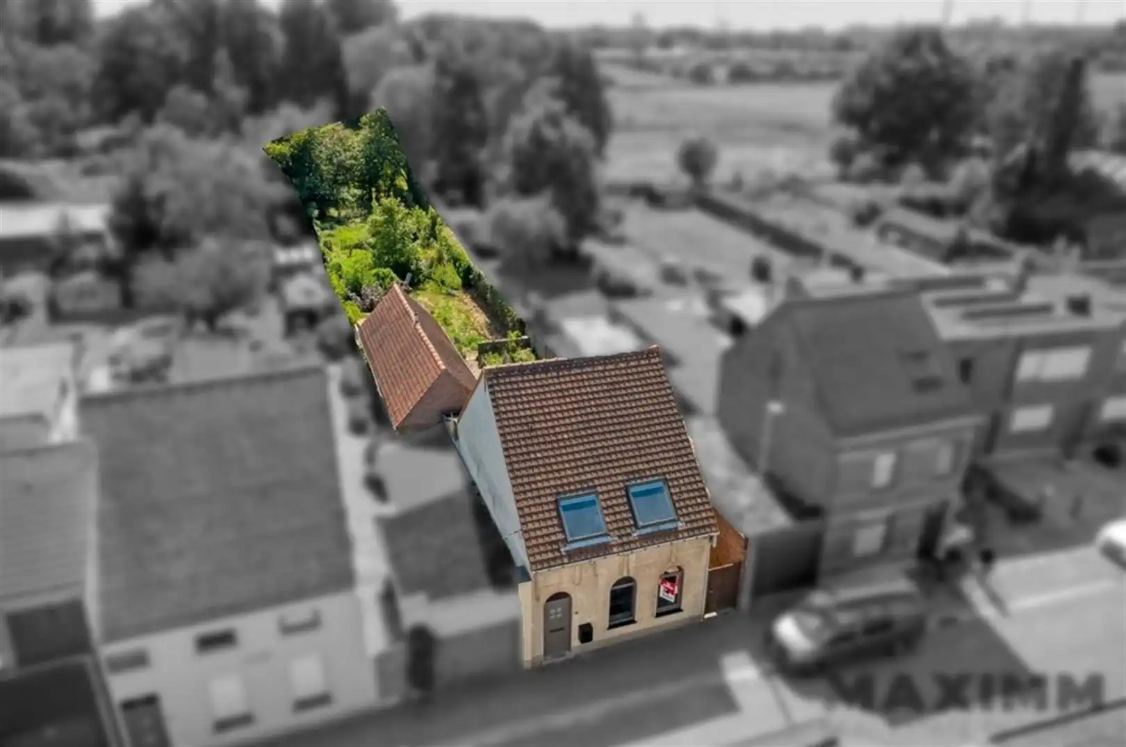 HOB met dieplopende tuin en veel potentieel foto 27