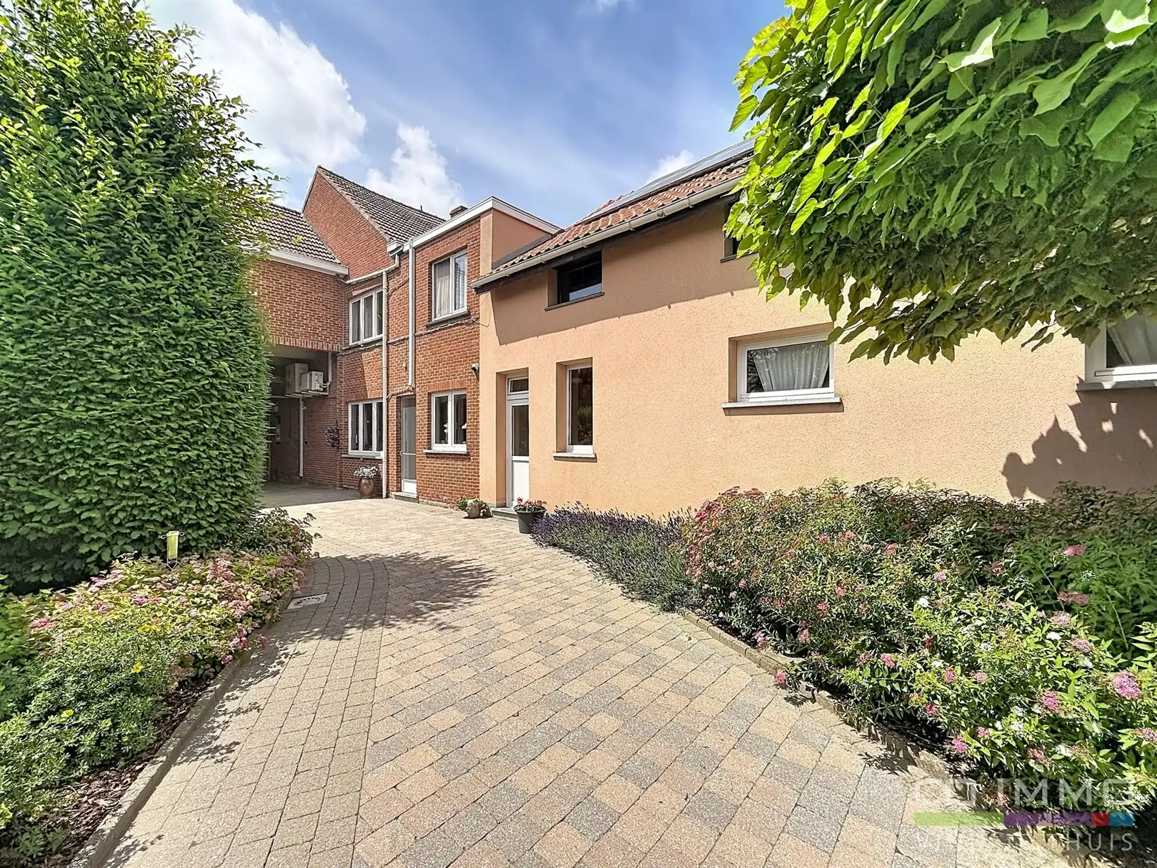 Ruime woning met extra woon- of werkpotentieel  foto 3