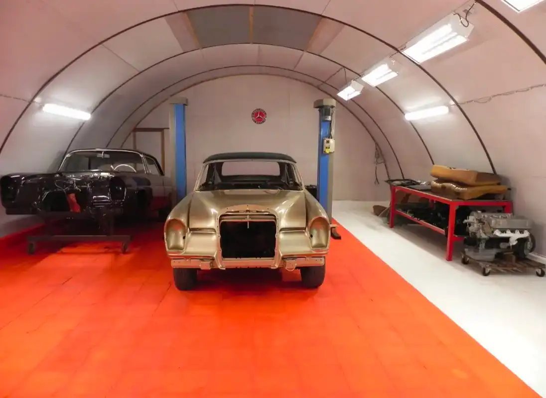 Toonzaal met 2 aparte werkplaatsen/garages te Opwijk foto 5