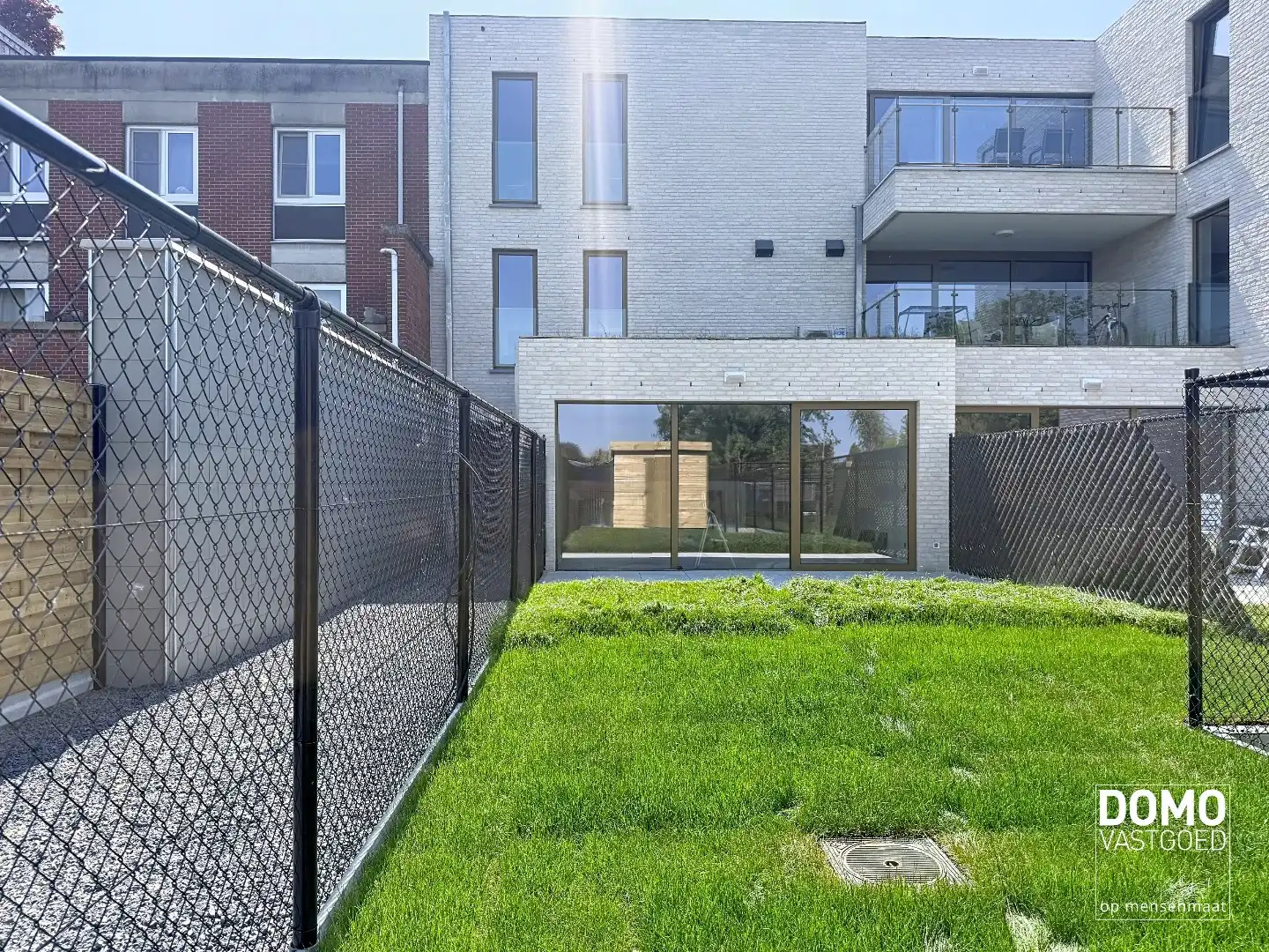 6% BTW - NIEUWBOUW GELIJKVLOERSAPPARTEMENT MET 1 SLAAPKAMER IN HET CENTRUM VAN KERMT foto 2