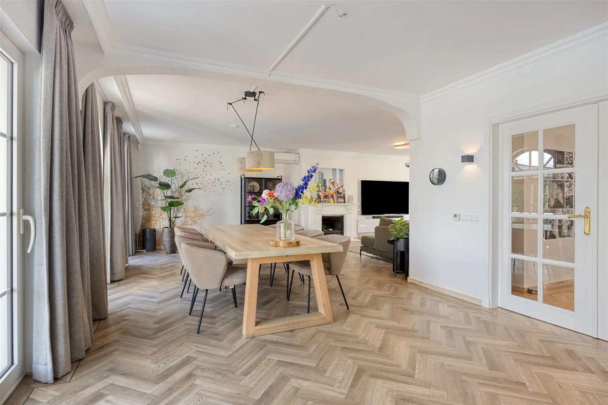 Instapklare tijdloze villa met 5 slpks op ca. 2000 m² foto 14