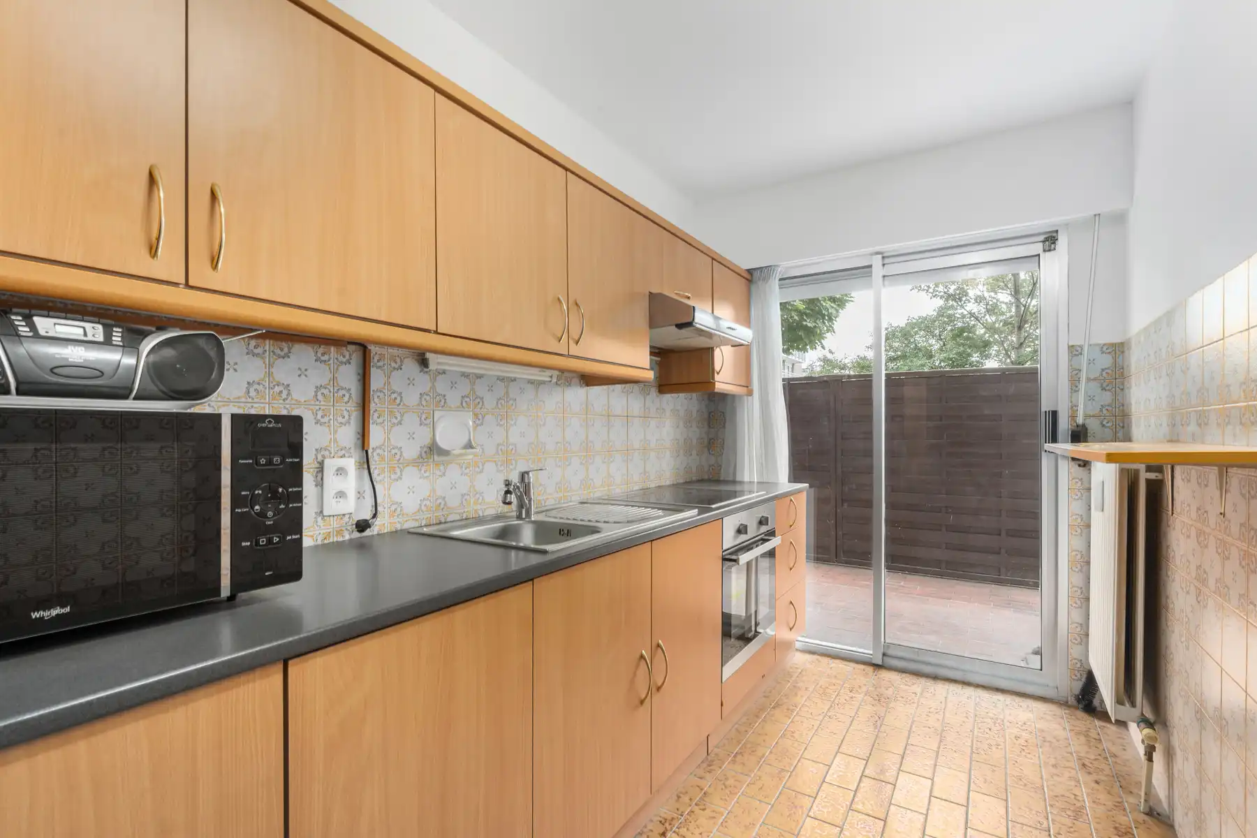 Gelijkvloers 1 slaapkamer appartement met ruim terras foto 3