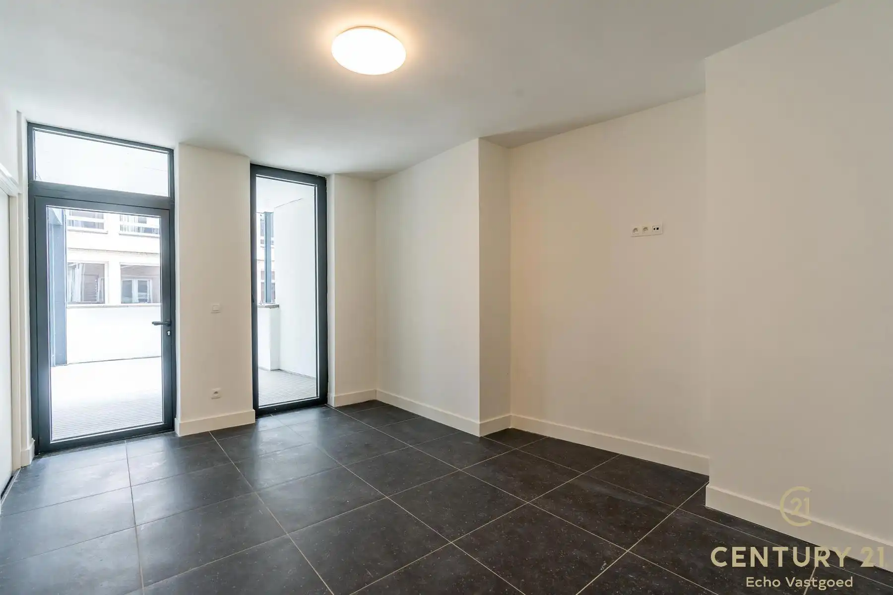 Luxe 2-slaapkamerappartement te huur op toplocatie foto 8