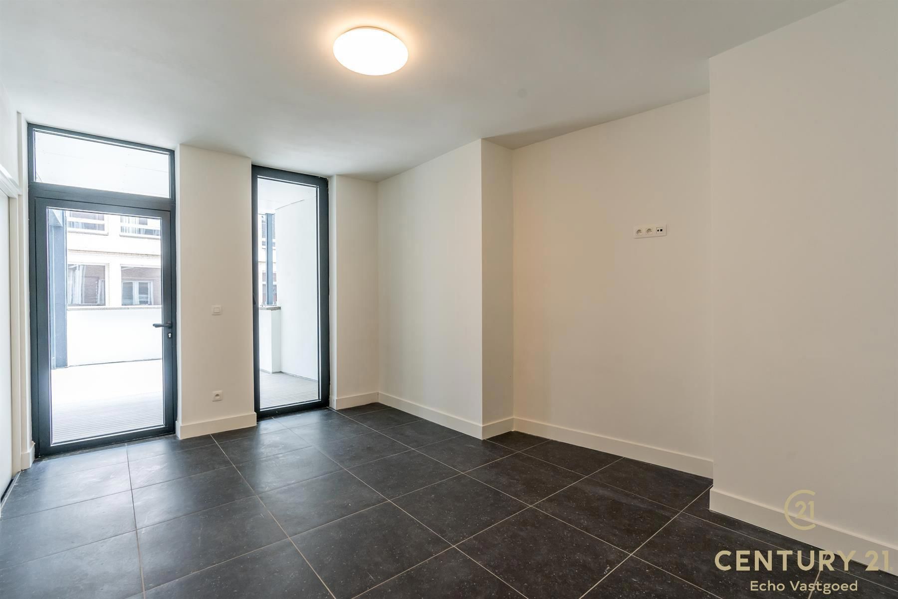 Luxe 2-slaapkamerappartement te huur op toplocatie foto 11