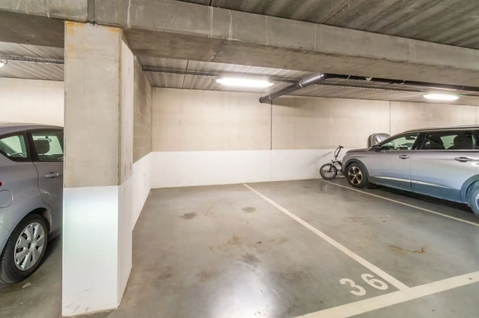 !!! OPTIE !!! Binnenstaanplaats te centrum Halle! foto 6